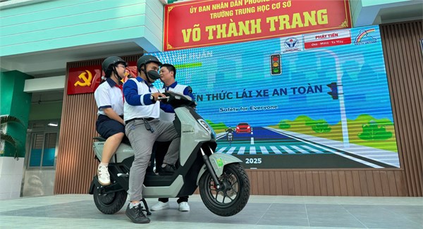Chuyên đề “An toàn giao thông vì nụ cười ngày mai”
