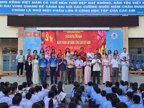 Sáng thứ Hai, ngày 02 tháng 02 năm 2026. Trường THCS An Nhơn tổ chức kỷ niệm 96 năm ngày thành lập của Đảng Cộng sản Việt Nam. Chi bộ Trường THCS An Nhơn kính chúc các đồng chí Đảng viên sức khỏe, hạnh phúc và thành công trong công việc, góp phần xây dựng Đảng ngày càng trong sạch, vững mạnh.