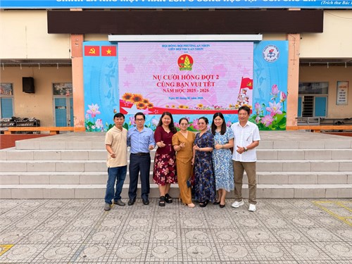 Sáng thứ Năm, ngày 05/02/2026, Trường THCS An Nhơn tiến hành tổ chức trao qua Nụ Cười Hồng đợt 2 - chủ đề: Cùng bạn vui Tết.