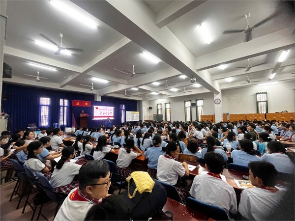 Sáng Chủ nhật ngày 01/03/2026; Chi đoàn Trường THCS An Nhơn tổ chức thực hiện lớp cảm tình đoàn cho học sinh lớp 9.