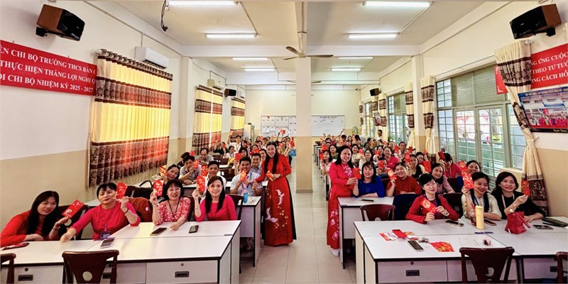 Thcs bàn cờ rộn ràng buổi họp mặt đầu xuân bính ngọ 2026