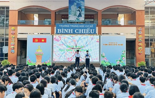 Lễ chào cờ – tuyên truyền 8/3 & tuyên dương chi đội 3 tốt