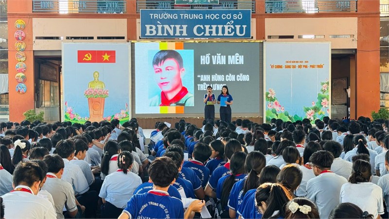 Sinh hoạt Liên đội tháng 3
✨ Theo bước chân những người anh hùng ✨
🔥 Chủ đề: Hồ Văn Mên – “Anh hùng còn cõng trên lưng” 🔥