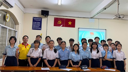 Lớp cảm tình Đoàn cho đội viên tiêu biểu Khối 9 Năm học 2025-2026