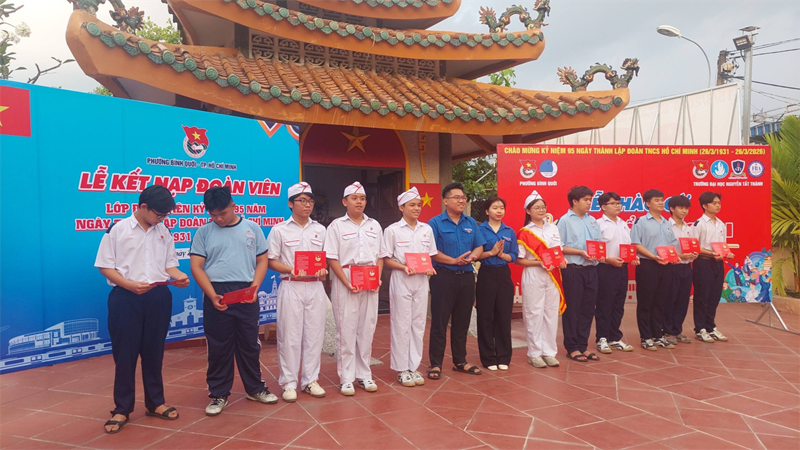 Lễ Kết Nạp Đoàn Viên Mới – Tự Hào Tiếp Bước Cha Anh