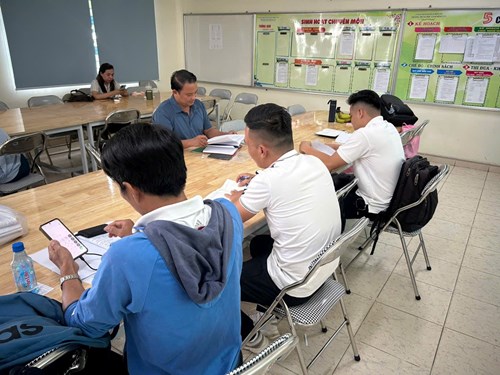 Tổ giáo dục thể chất sinh hoạt chuyên môn lần 9