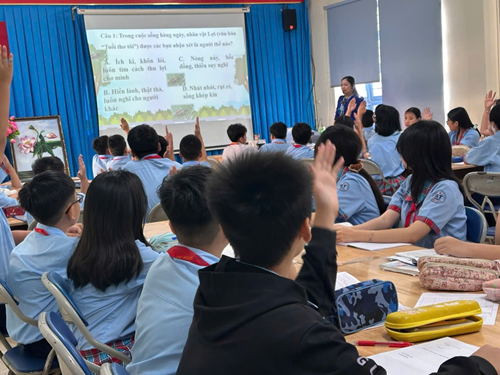 “tuổi thơ tôi” – bài học yêu thương từ những điều nhỏ bé