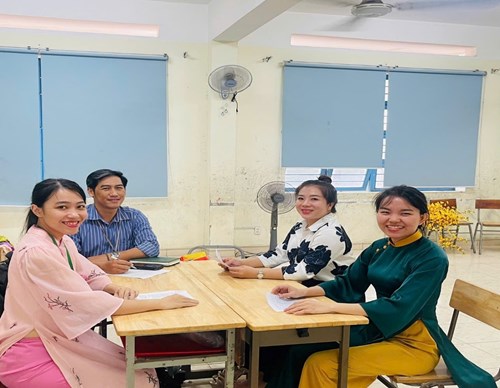 Sinh hoạt chuyên môn lần 1 tháng 2 tổ nghệ thuật