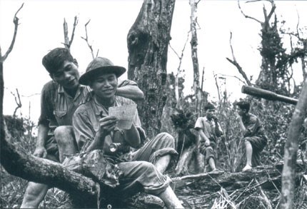 Chính hữu với những trang thơ về người lính