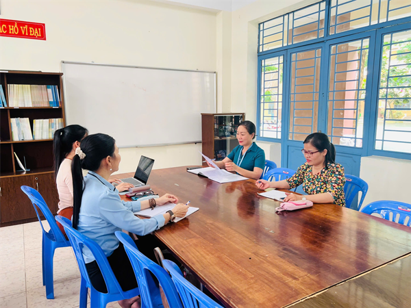 Sinh hoạt chuyên môn tháng 03 tổ giáo dục công dân