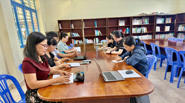 Tổ lịch sử - địa lí sinh hoạt chuyên môn tháng 3