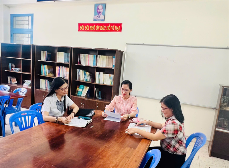 Sinh hoạt chuyên môn tháng 03 tổ giáo dục công dân