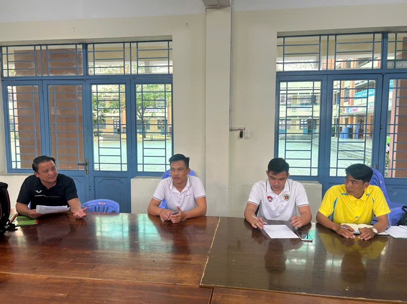 Tổ giáo dục thể chất sinh hoạt chuyên môn lần 14