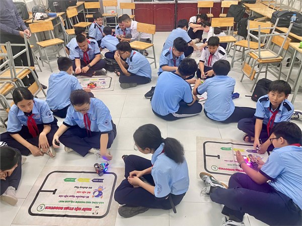 Hoạt động: Câu lạc bộ Robotics cuối mỗi chiều của học sinh.