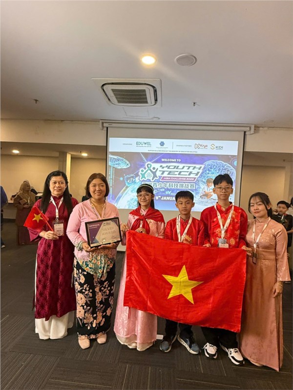 Đội tuyển tham gia Cuộc thi thử thách Sáng tạo trẻ Youth Tech Asia Challenge 2026 tại Penang, Malaysia đã đạt giải Silver (giải Bạc) tại chung kết.