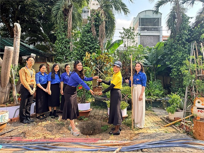 Công trình thanh niên Chi đoàn THCS Bình Thọ – chung tay phủ xanh khuôn viên nhà trường