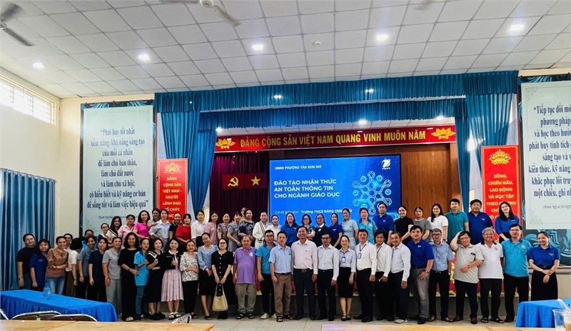 Trường THCS Đặng Trần Côn tổ chức tập huấn nâng cao nhận thức về an toàn thông tin