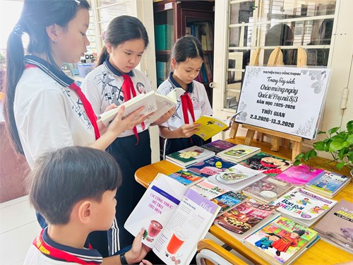 Hình ảnh trưng bày sách Chào mừng ngày Quốc tế Phụ nữ 8/3, năm học 2025-2026, thực hiện trưng bày từ ngày 2/3/2026 đến ngày 13/3/2026.