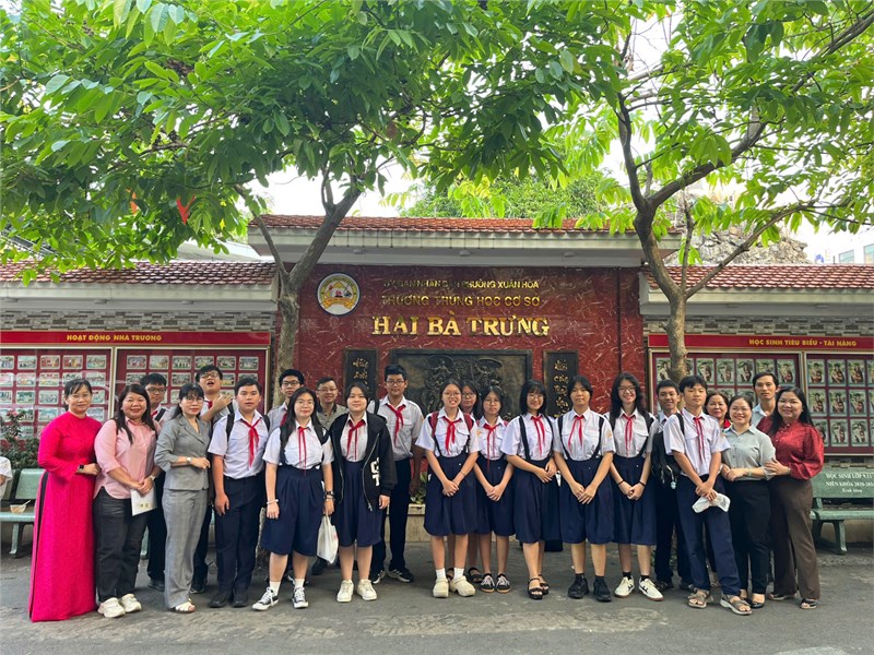 <a href="/chuyen-mon/doi-tuyen-hsg-truong-thcs-hai-ba-trung-tham-gia-du-thi-hoc-sinh-gioi-cap-thanh/ctfull/73912/743760">Đội tuyển hsg trường thcs hai bà trưng tham gia<span class=bacham>...</span></a>