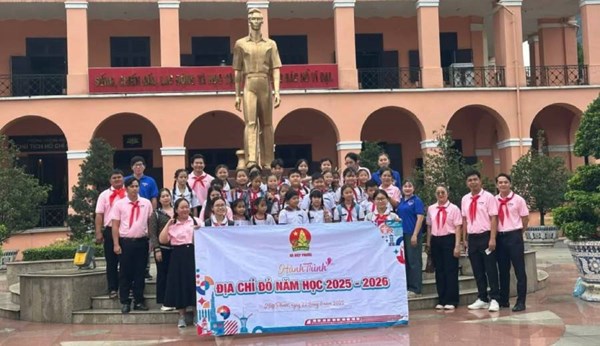 Hành trình “Em yêu thành phố em” và hành trình  Địa chỉ đỏ 