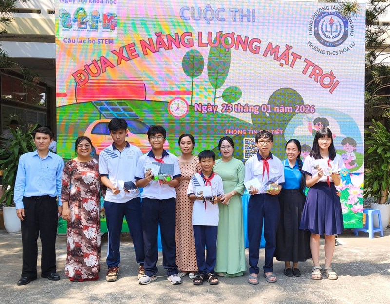 Đua xe năng lượng mặt trời