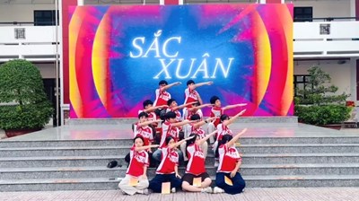 Đồng diễn Hát vang trong kỷ nguyên mới - Trường THCS Hoàng Hoa Thám phường Tân Bình