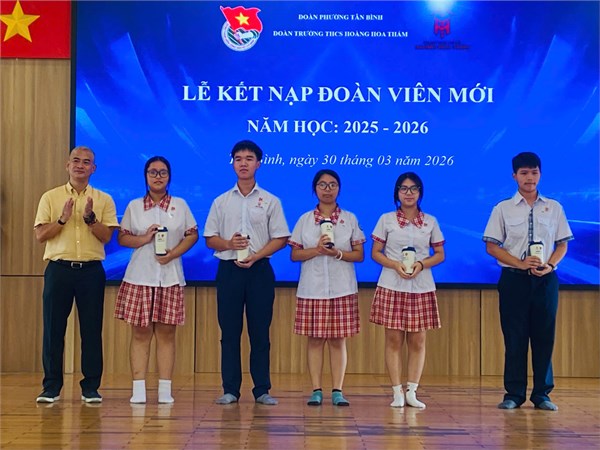 Lễ Trưởng thành Đội và Kết nạp Đoàn viên mới