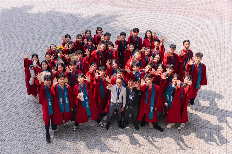 <a href="/anh-video/dau-an-tuoi-muoi-lam-ngay-2-tiep-theo/ctfull/108650/745880">Dấu ấn tuổi Mười Lăm - Ngày 2 (Tiếp theo)</a>