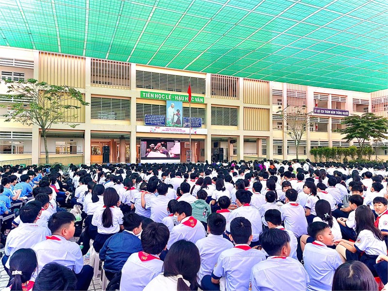 Chương trình chiếu phim nghệ thuật  Mưa Đỏ 