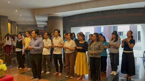 Ngày 22 tháng 01 năm 2026, Cán bộ - Giáo viên - Nhân viên nhà trường thắp hương tại đền tưởng niệm các Vua Hùng