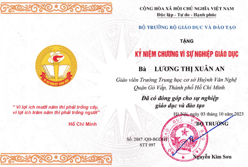 Cô Lương Thị Xuân An - Giáo viên, được Bộ trưởng Bộ Giáo dục và Đào tạo tặng Kỷ niệm chương vì  Đã có đóng góp cho sự nghiệp giáo dục và đào tạo  theo Quyết định số: 2887/QĐ-BGDĐT ký ngày 03/10/2025