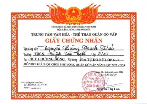Em Nguyễn Hoàng Thanh Thảo - Lớp 7/10, được Giám đốc Trung tâm Văn hóa - Thể thao quận Gò Vấp tặng giấy chứng nhận đạt huy chương Đồng - Nội dung: 50m  tự do nữ lớp 6-7 môn bơi giải  Hội khỏe Phù Đổng  quận Gò Vấp năm học 2023-2024, ký ngày 06/10/2023