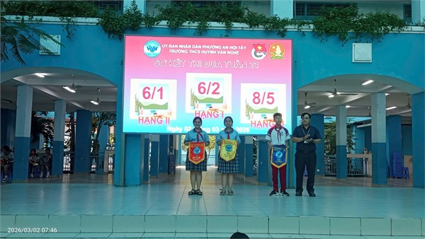 Ngày 02 tháng 03 năm 2026, Liên đội Trường Trung học cơ sở Huỳnh Văn Nghệ tổ chức tuyên dương các lớp đạt xuất sắc thi đua trong tuần, đồng thời tổ chức tuyên dương  Người tốt việc tốt  và hoạt động  Theo bước chân những người anh hùng . ( Anh hùng liệt sĩ Trần Văn Chẩm)