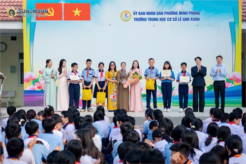 Buổi báo cáo chương trình đào tạo kỹ năng nói học đường tại trường thcs lê anh xuân