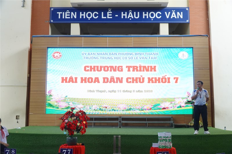 <a href="/chuyen-de-nha-truong/khoi-7-but-pha-kien-thuc-trong-hoi-thi-hai-hoa-dan-chu/ctfull/108097/742960">Khối 7 bứt phá kiến thức trong hội thi Hái<span class=bacham>...</span></a>