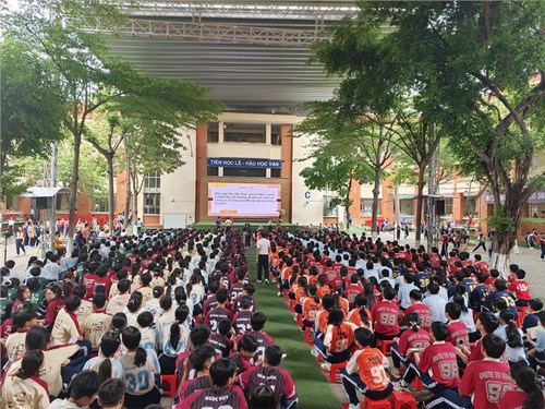 Khối 9  quét sạch  câu hỏi  Hái hoa dân chủ  - Tự tin về đích giữa học kỳ II