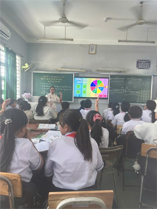 Cô Khuất Thị Hoàng Yến Thao Giảng Bài CƠ THỂ ĐƠN BÀO VÀ CƠ THỂ ĐA BÀO