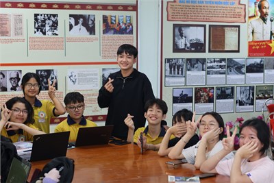 CLB Văn Học: Nơi Những Tâm Hồn Đồng Điệu Gặp Gỡ Trong “Không Gian Văn Hóa Hồ Chí Minh”