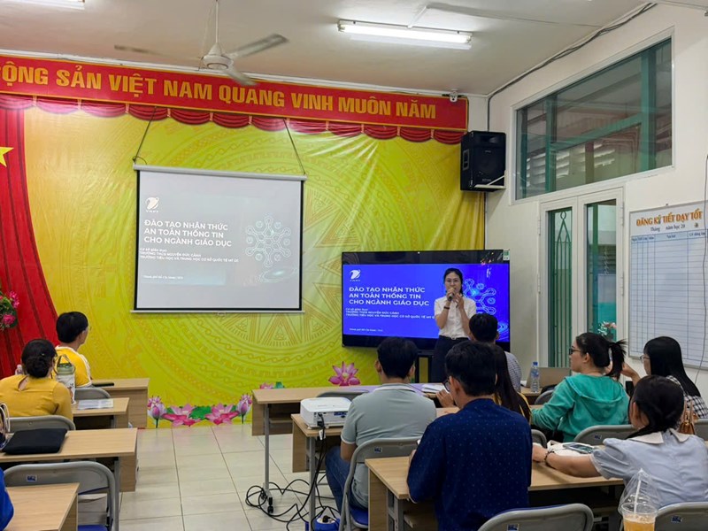 <a href="/gioi-thieu/toan-the-cbgvcnv-tham-gia-tap-huan-chuong-trinh-dao-tao-nhan-thuc-an-toan-thong/ct/12096/736840">Toàn thể CBGVCNV tham gia tập huấn chương trình đào<span class=bacham>...</span></a>