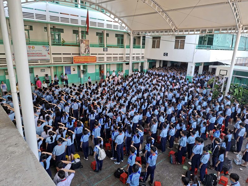 Sinh hoạt dưới cờ tuần 9