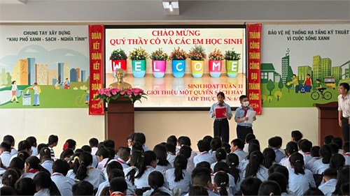 Hoạt động giới thiệu sách của học sinh lớp 6/10