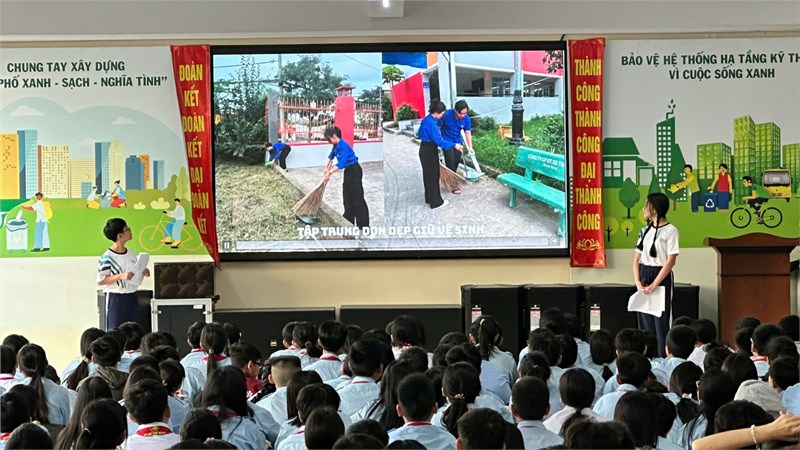 Hoạt động trải nghiệm của học sinh lớp 7/11