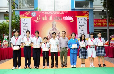 🌟🌺🌟 Chào mừng Đại lễ của dân tộc, thầy -  trò thi đua thực hiện 5 tuần nỗ lực (từ ngày 9/3 -> 11/4):
☘️ 25/28 thầy cô đăng kí tiết dạy, thao giảng đạt loại Tốt
☘️ 2229 “Hoa điểm 10” 
☘️ 6383/7000 (91,2%) tiết học tốt của các lớp.