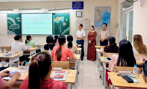 🌤️☘️🌤️ Thế là niên khoá 2022 -2026 đã gần khép lại. Buổi họp với phụ huynh khối 9 không phải chỉ để kết lại chặng đường THCS mà cùng nhau bắt tay một nhiệm vụ quan trọng mới: Kế hoạch ôn tập, chiến lược chọn trường, đặt nguyện vọng, tư vấn sau tốt nghiệp...