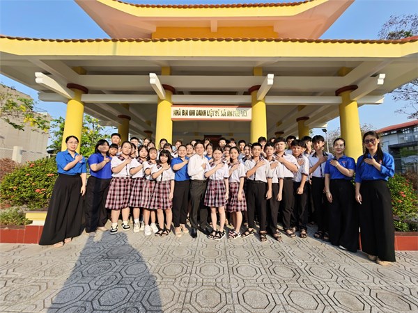 Hành trình về nguồn – tri ân các anh hùng liệt sĩ