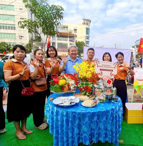 Sáng ngày 08 tháng 02 năm 2026 Công đoàn, Chi đoàn Trường THCS Nguyễn Văn Nghi tham gia Hội thi nấu bánh chưng tại Phường An Nhơn