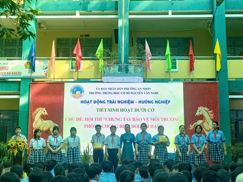 Hoạt động trải nghiệm - hướng nghiệp Tiết Sinh hoạt dưới cờ sáng ngày 02 tháng 03 năm 2026 - Chủ đề: Hội thi  Chung tay bảo vệ môi trường, phòng chống biến đổi khí hậu 