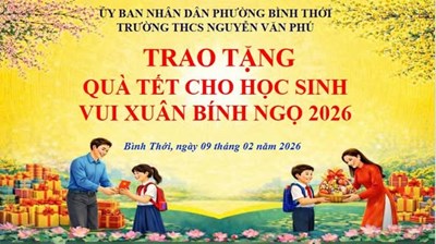 Hoạt động trao tặng quà tết cho các em học sinh của Trường THCS Nguyễn Văn Phú