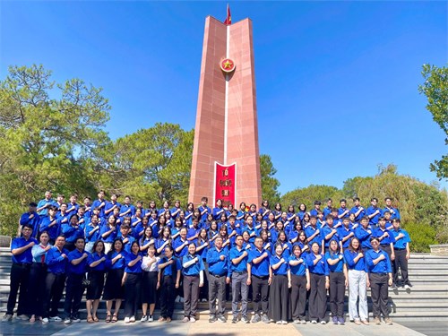 Lễ kết nạp Đoàn ấn tượng trong Ngày Đoàn viên năm 2026