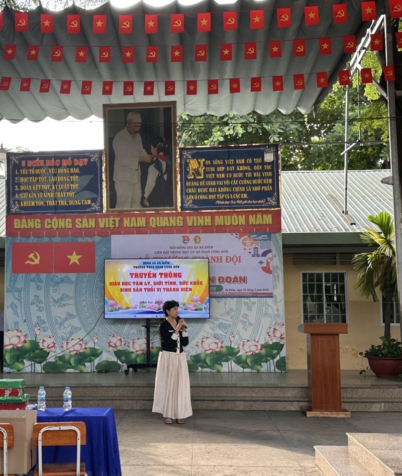 Truyền thông  giáo dục tâm lý, giới tính, sức khỏe sinh sản tuổi vị thành niên và tác hại và khói thuốc lá